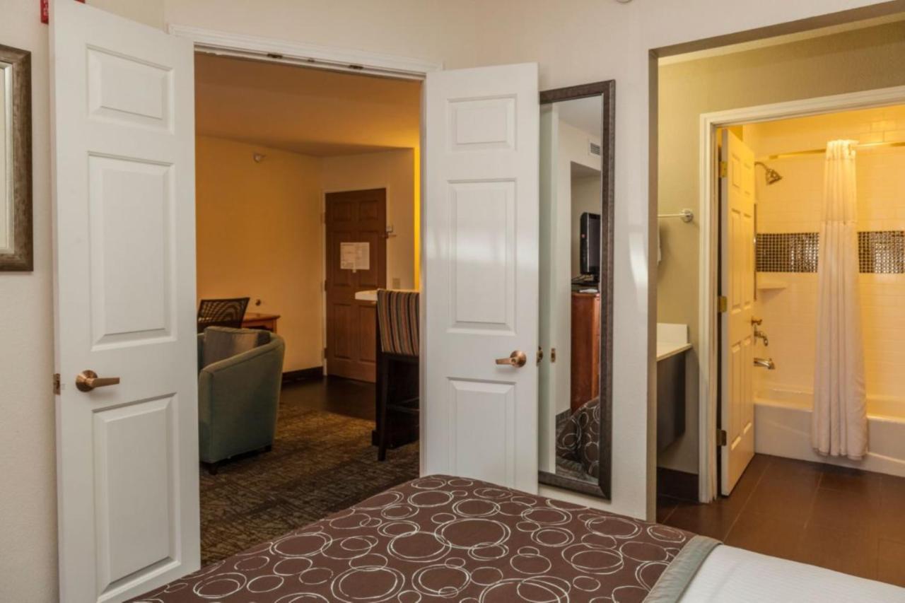 Staybridge Suites Colorado Springs North By Ihg Exterior foto